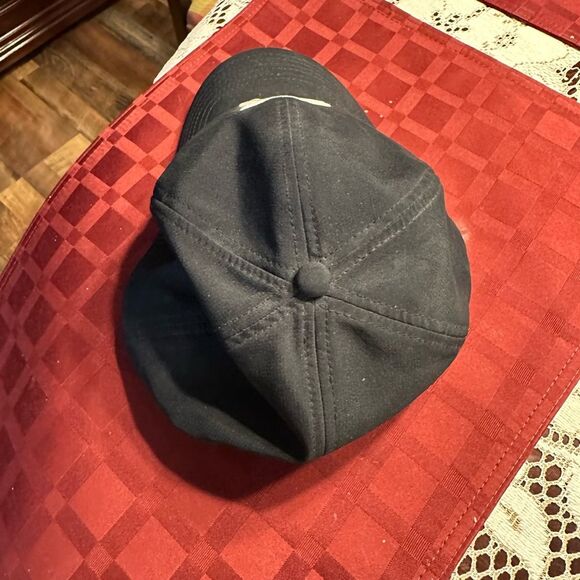 Under Armour Women’s Black ball cap hat Baseball Hat - Picture 2 of 6